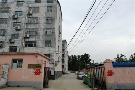 人民家园4楼带阁楼2室1厅1卫65㎡